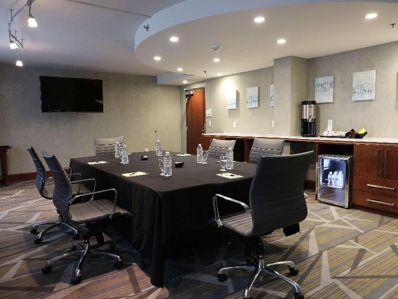 Doubletree By Hilton Omaha Southwest image