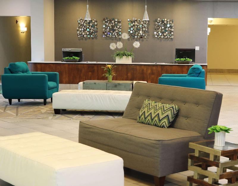 Doubletree By Hilton Omaha Southwest image