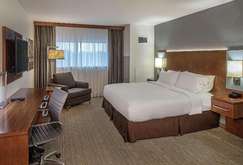 Doubletree By Hilton Omaha Southwest image