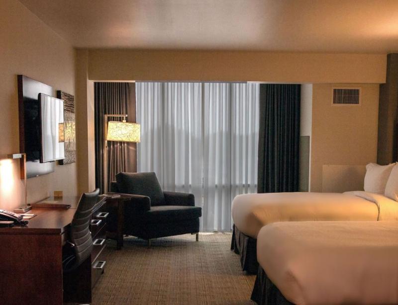 Doubletree By Hilton Omaha Southwest image