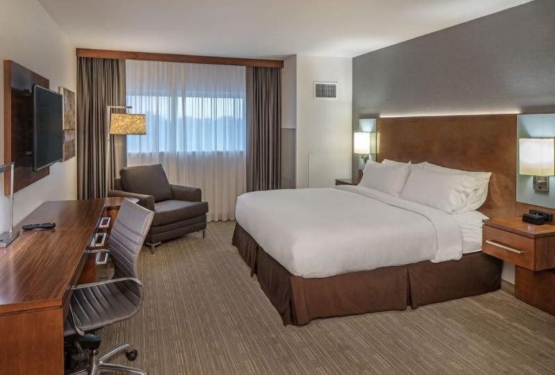 Doubletree By Hilton Omaha Southwest image