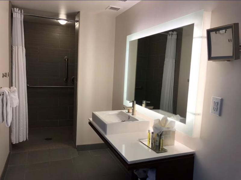 Doubletree By Hilton Omaha Southwest image