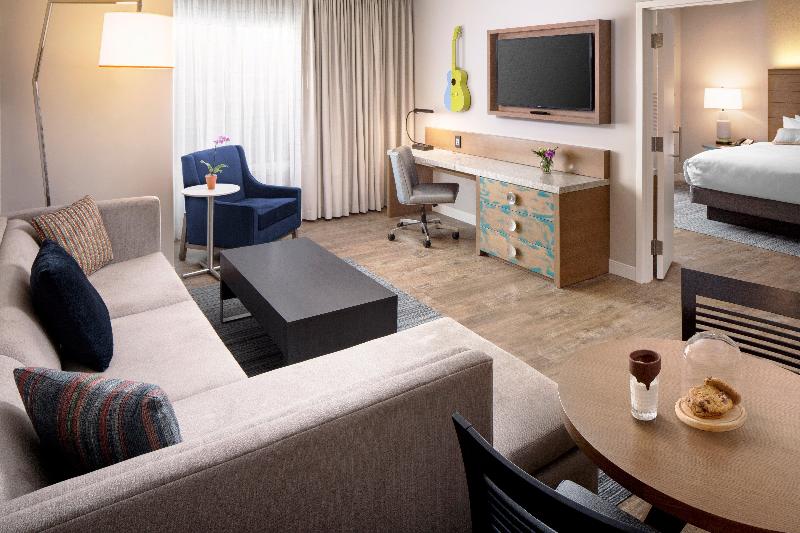 Hotel Indigo Gainesville-Celebration Pointe image