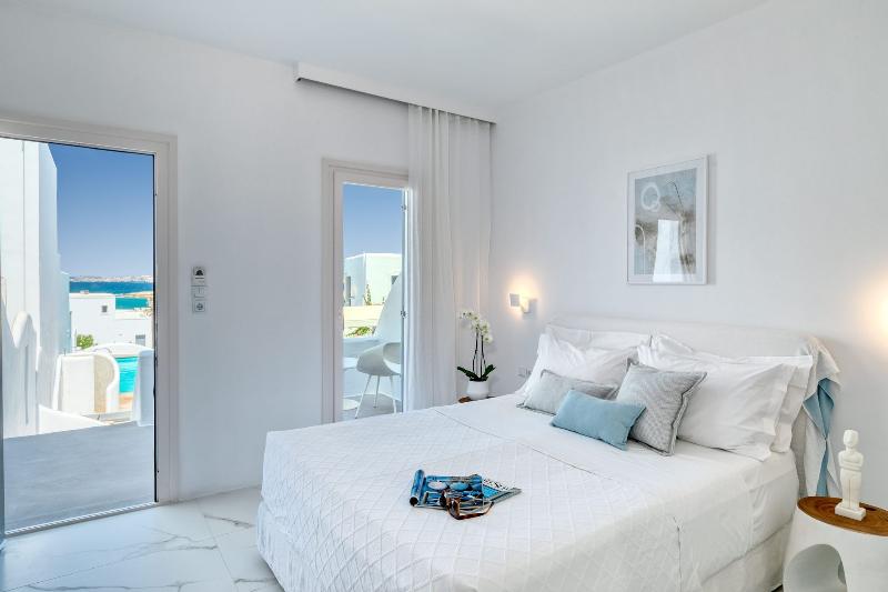 Lilly Residence-All Sea View Suites | Adults Only gallery photo 29