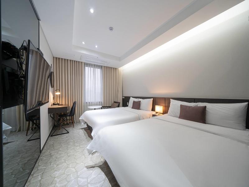Ramada Yongin image