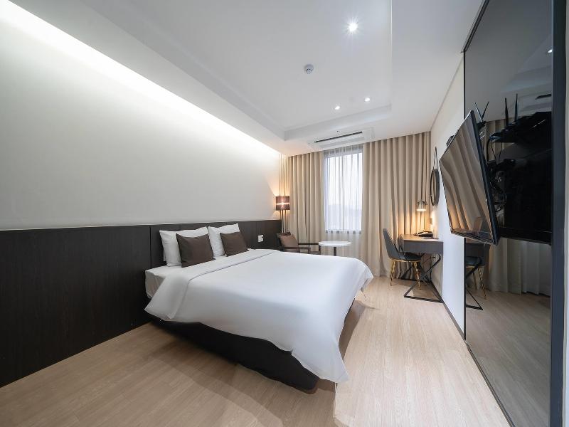 Ramada Yongin image