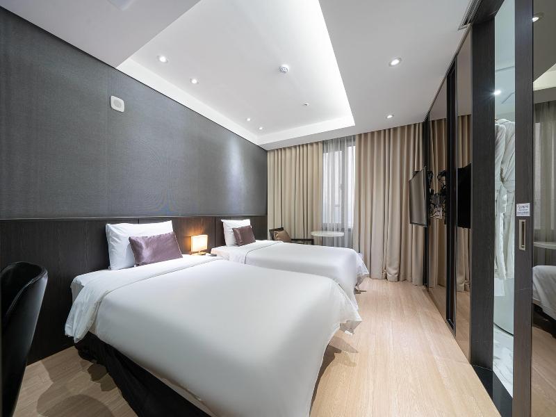 Ramada Yongin image