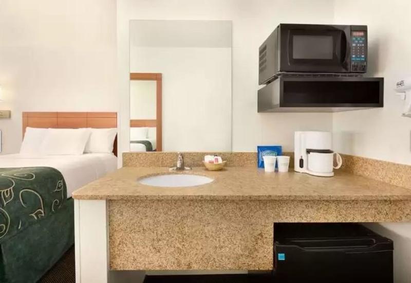 TRAVELODGE BY WYNDHAM COMFORT