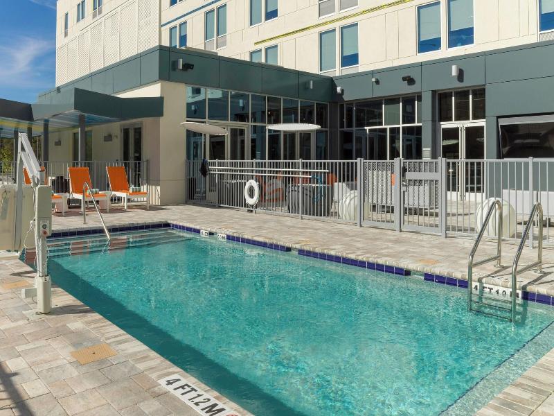 Aloft Gainesville image
