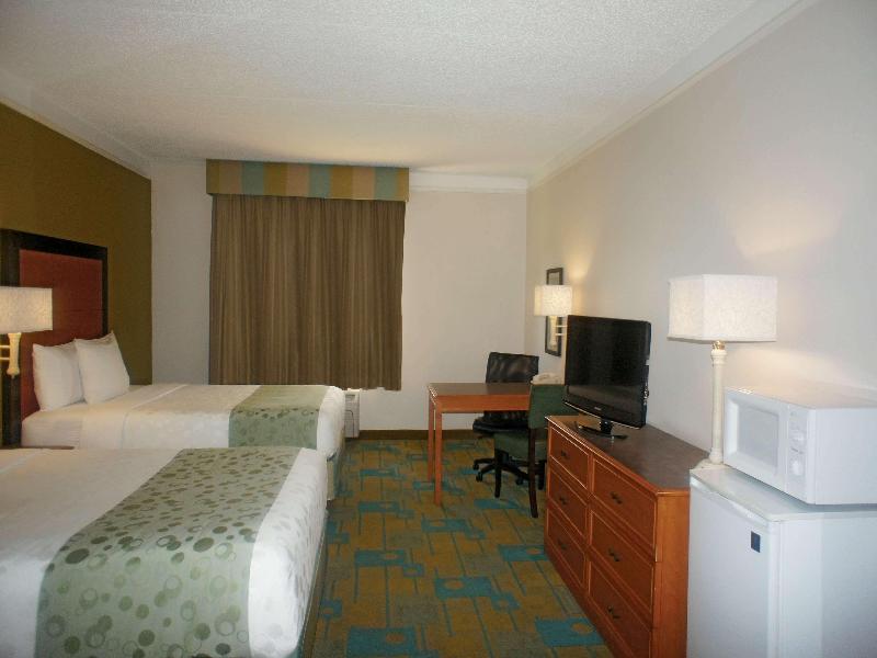 La Quinta Inn & Suites Clearwater Airport image