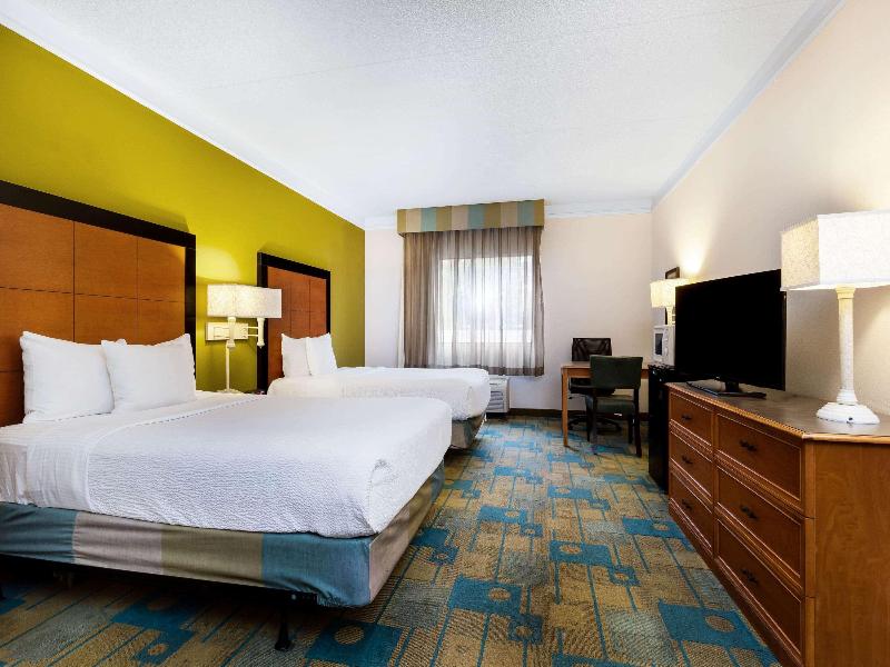 La Quinta Inn & Suites Clearwater Airport image