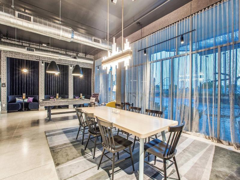 Aloft Dallas Arlington Entertainment District image
