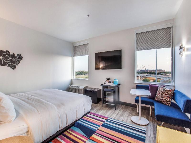 Aloft Dallas Arlington Entertainment District image