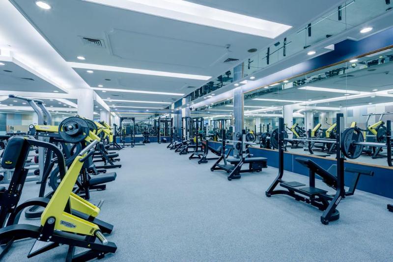 オフィサーズ クラブ & ホテル