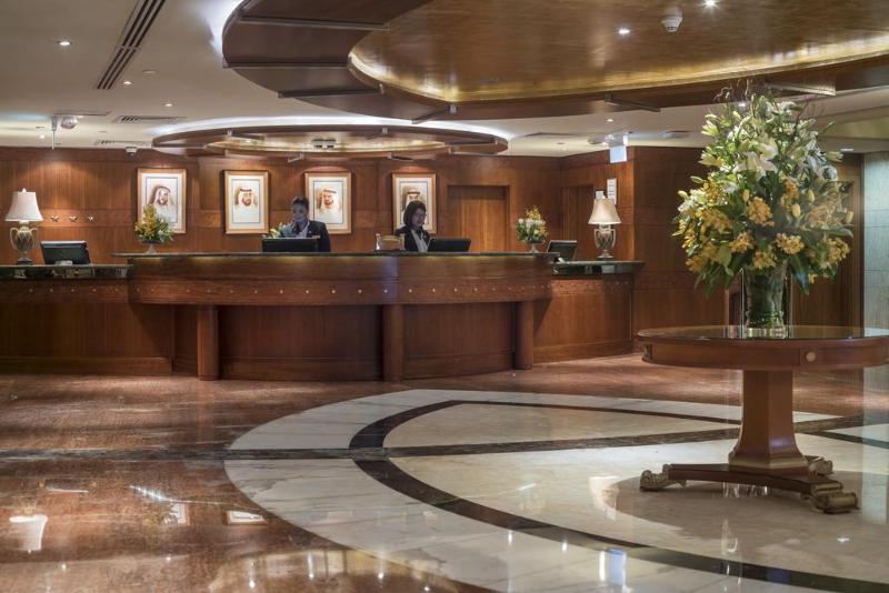 オフィサーズ クラブ & ホテル