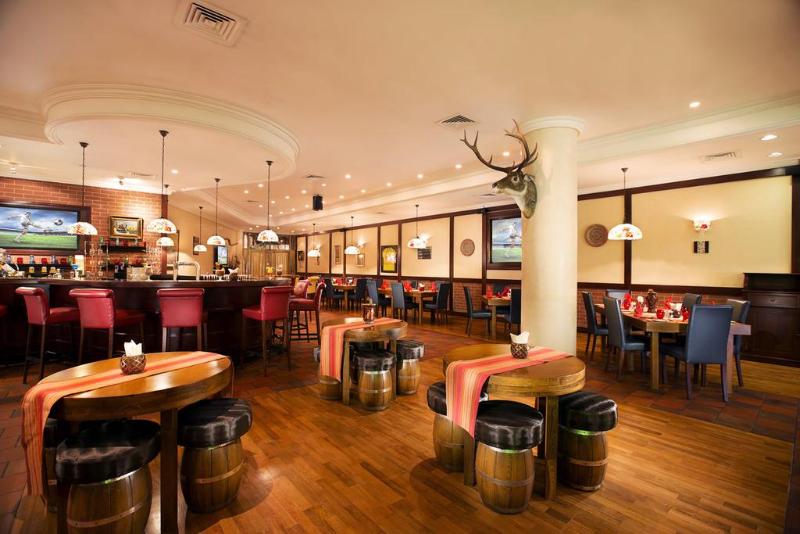 オフィサーズ クラブ & ホテル