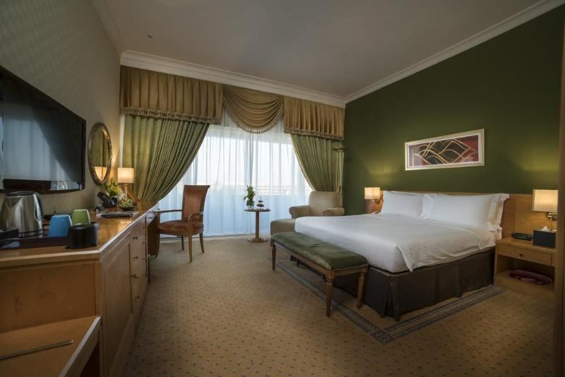 オフィサーズ クラブ & ホテル