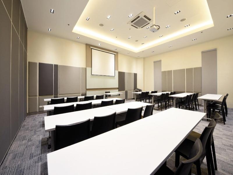 Hop Inn Hotel Alabang image