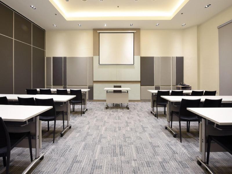 Hop Inn Hotel Alabang image