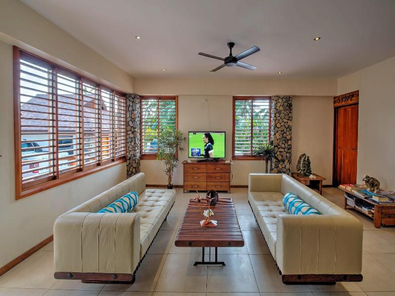Maui Palms Private Villas image