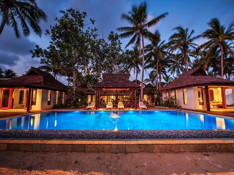 Maui Palms Private Villas image