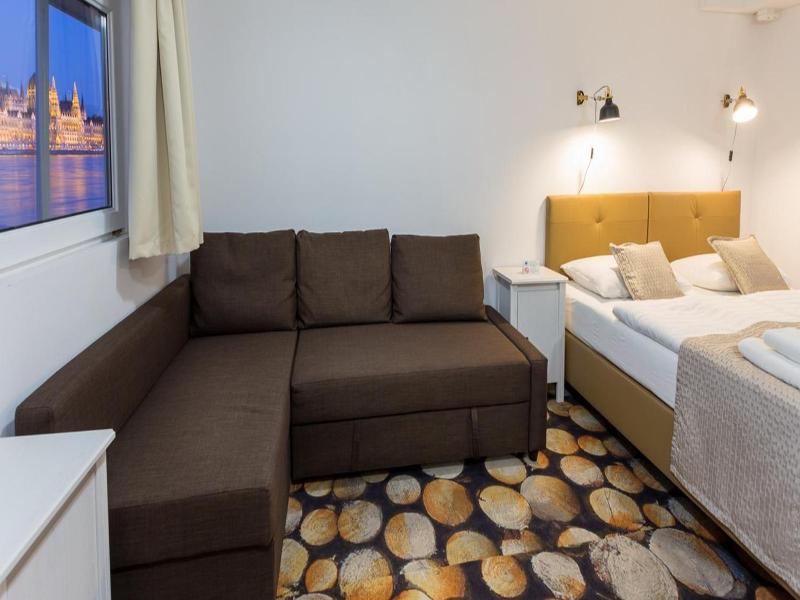 Grand Jules Boat Hotel Budapest image
