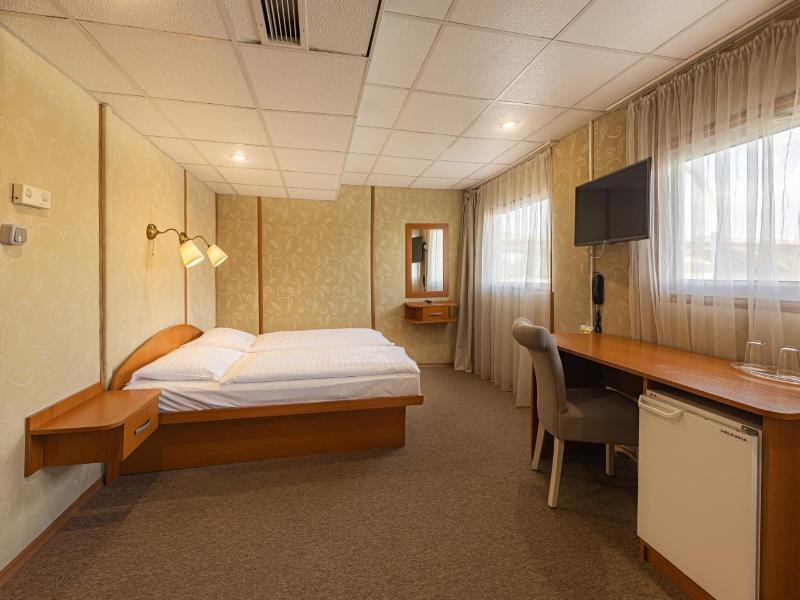Grand Jules Boat Hotel Budapest image