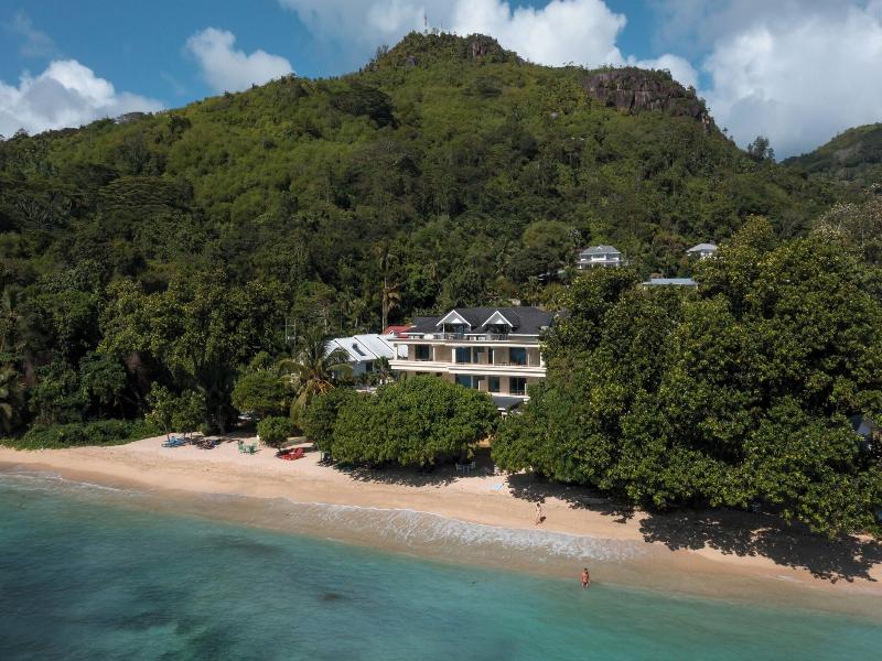 Crown Beach Hotel image
