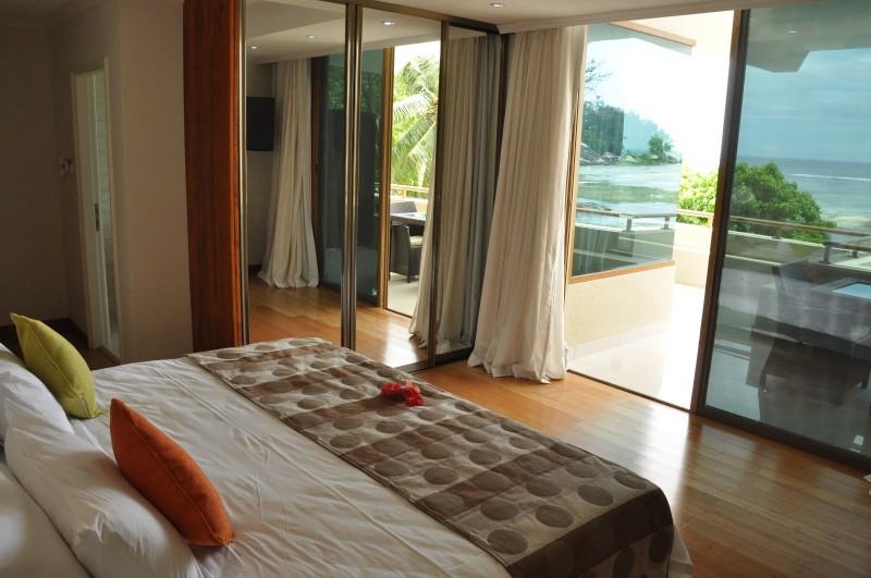 Crown Beach Hotel image