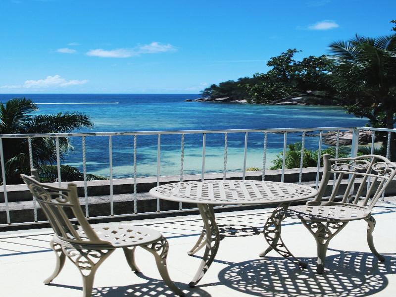 Crown Beach Hotel image