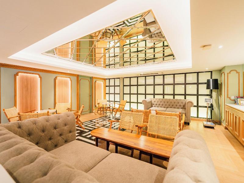 Thee Bangkok Hotel image