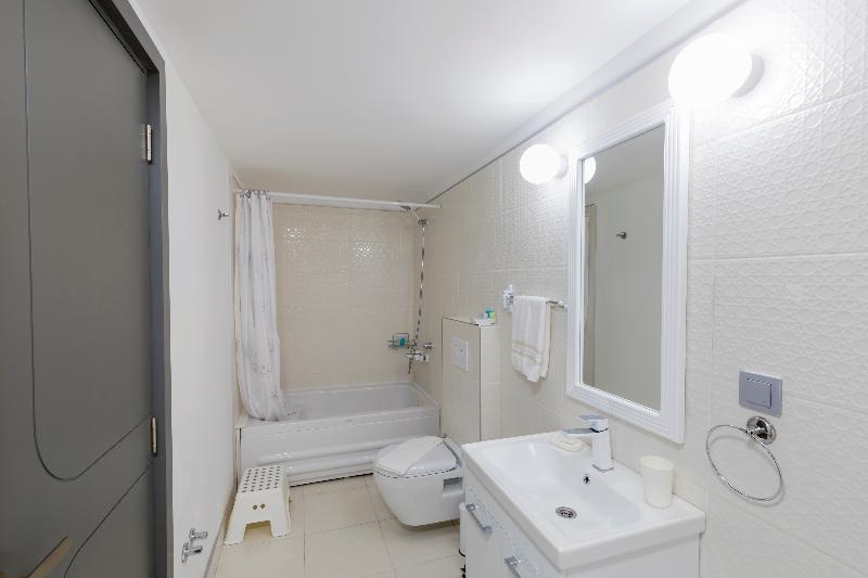 Delight Deluxe Hotel & Spa image