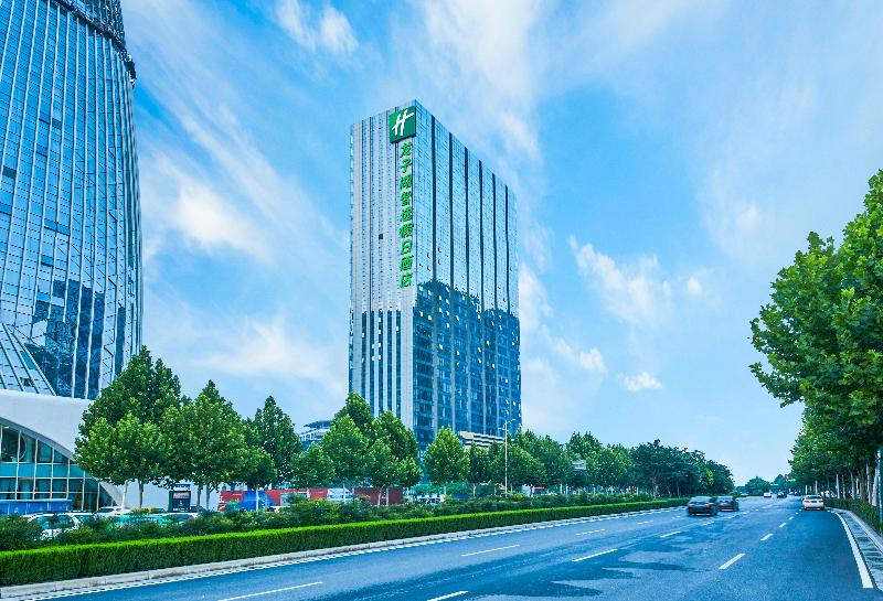 Holiday Inn Express Zhengzhou Longzi Lake image