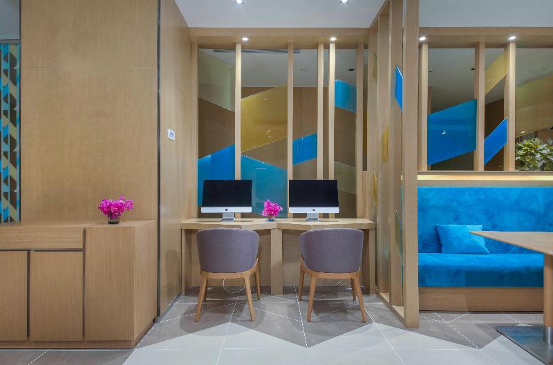 Holiday Inn Express Zhengzhou Longzi Lake image