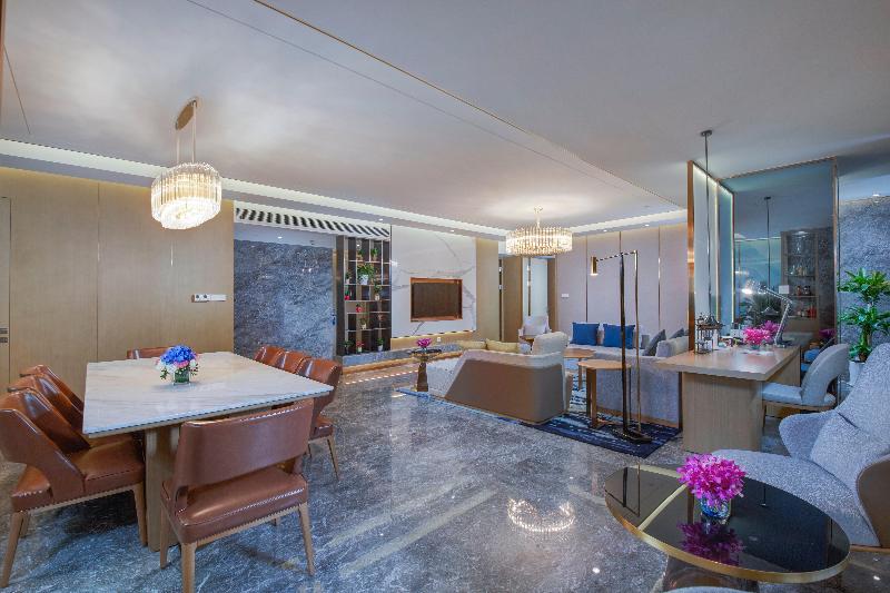 Holiday Inn Express Zhengzhou Longzi Lake image