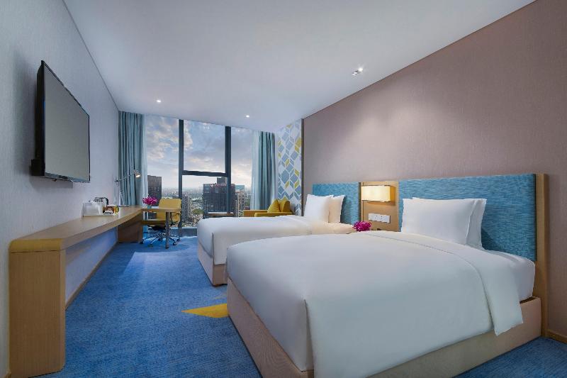 Holiday Inn Express Zhengzhou Longzi Lake image
