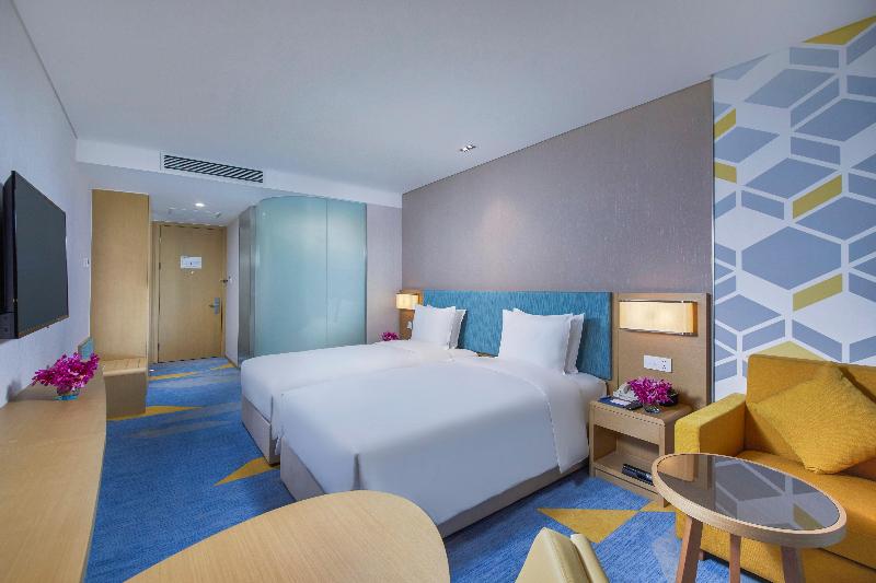 Holiday Inn Express Zhengzhou Longzi Lake image