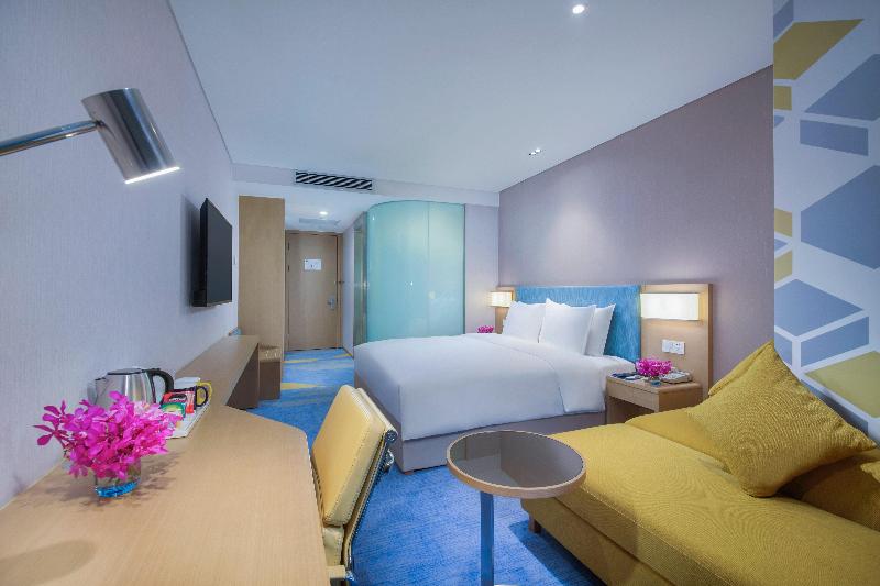 Holiday Inn Express Zhengzhou Longzi Lake image