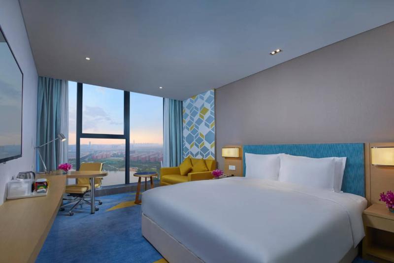 Holiday Inn Express Zhengzhou Longzi Lake image