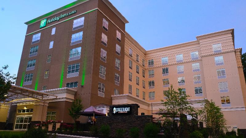 Holiday Inn & Suites Philadelphia W - Drexel Hill