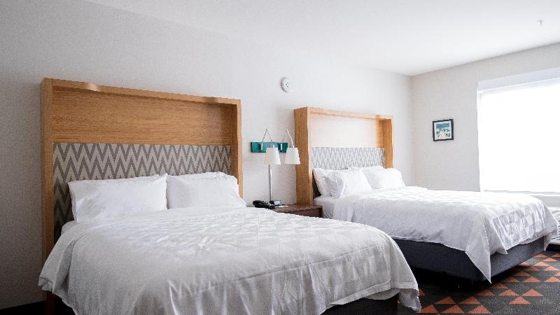 Holiday Inn & Suites Philadelphia W - Drexel Hill
