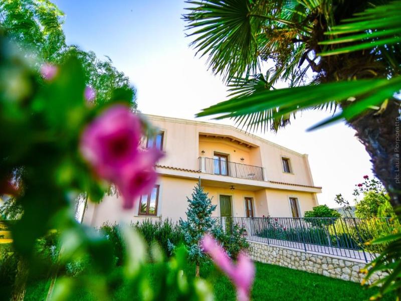 Arucimeli Resort image
