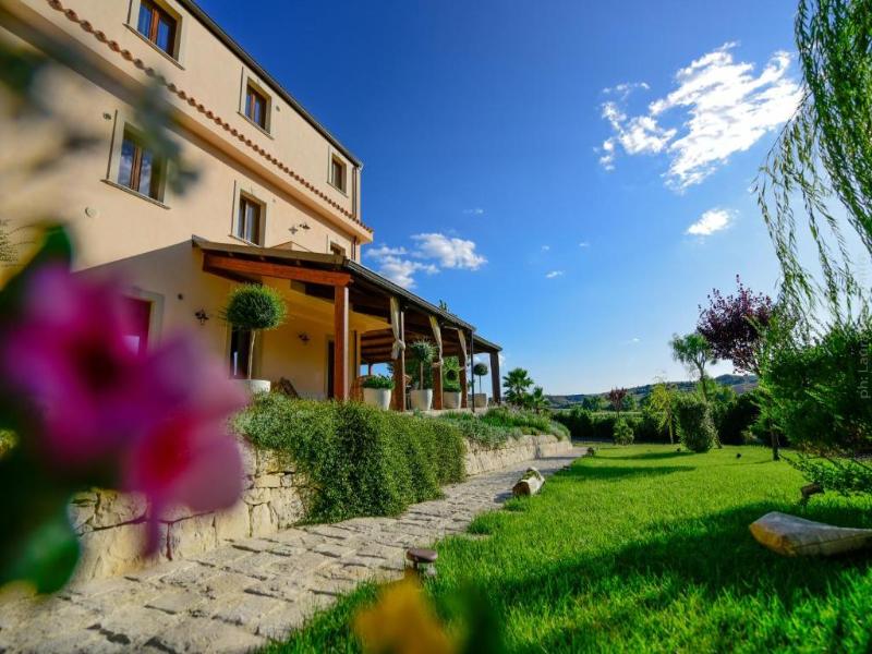Arucimeli Resort image