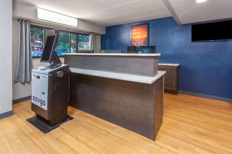 Travelodge by Wyndham Peoria image