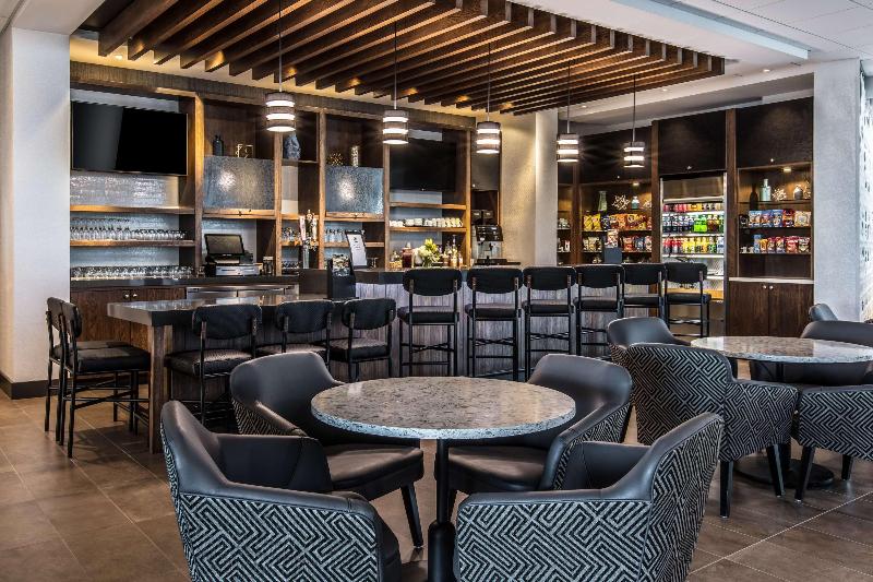Hyatt Place Delano image