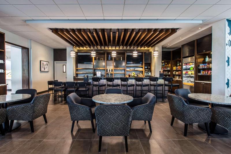 Hyatt Place Delano image