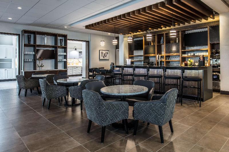 Hyatt Place Delano image