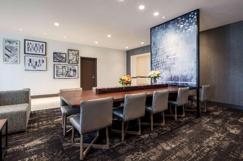 Hyatt Place Delano image