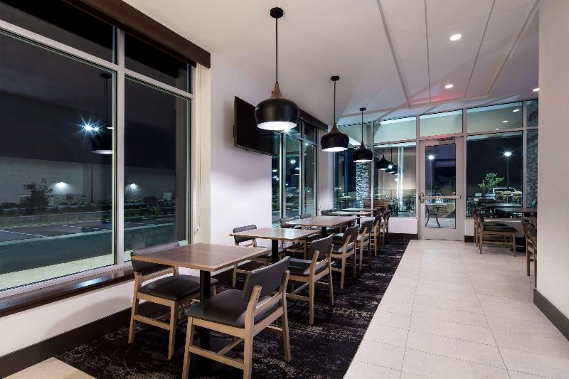 Hyatt Place Delano image