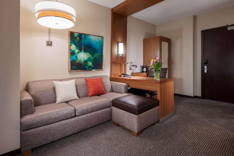 Hyatt Place Delano image
